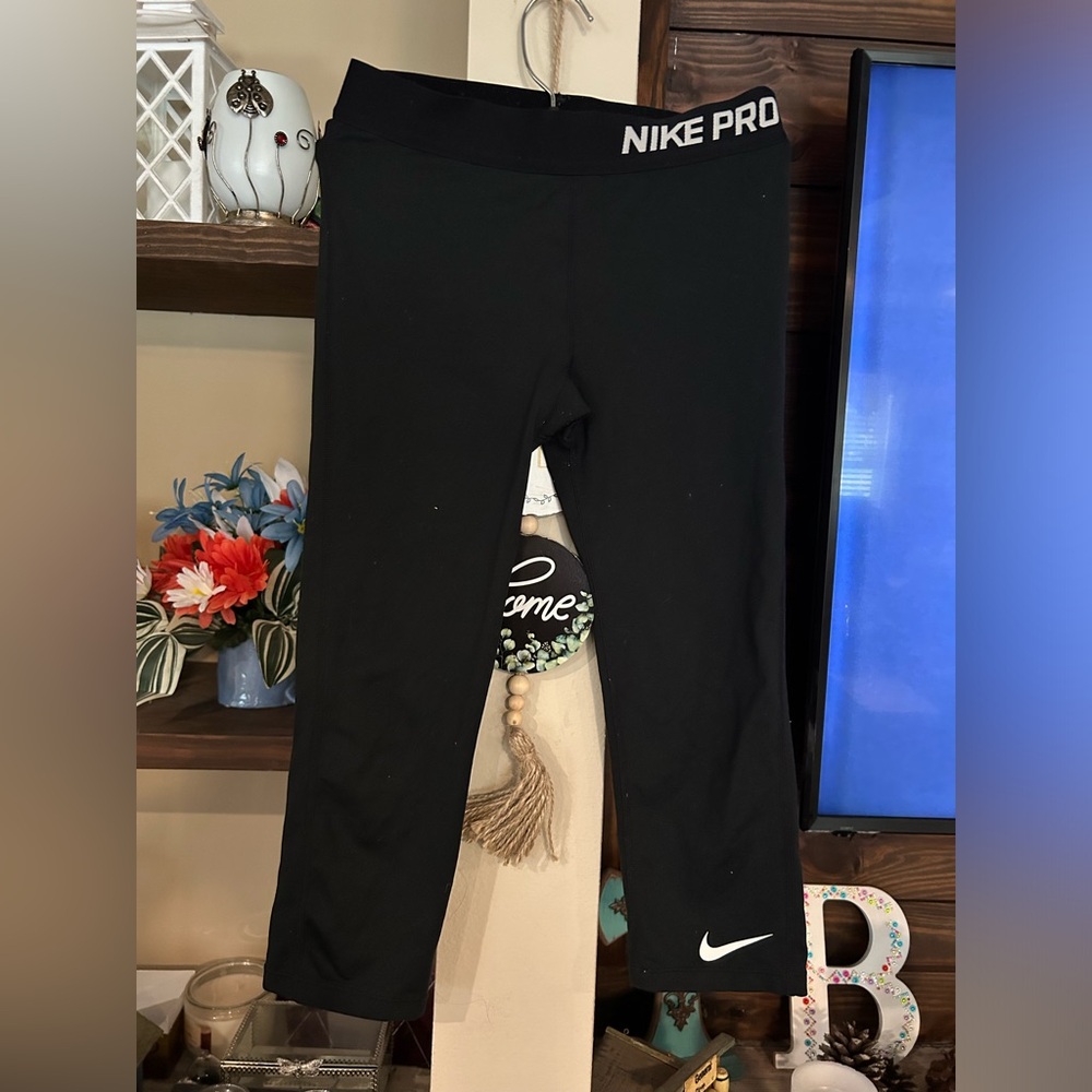Nike black capri workout pants size girls large